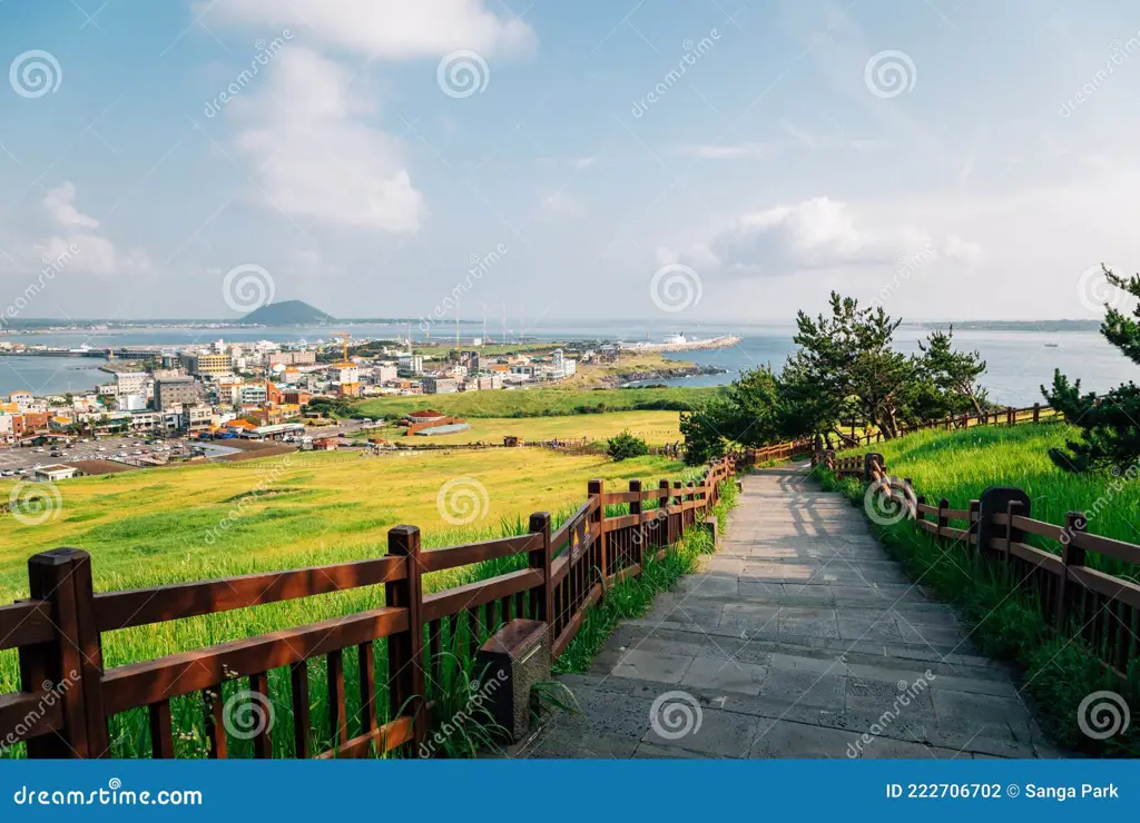 Suasana desa pantai yang tenang dan indah Pemandangan Desa Pantai Korea